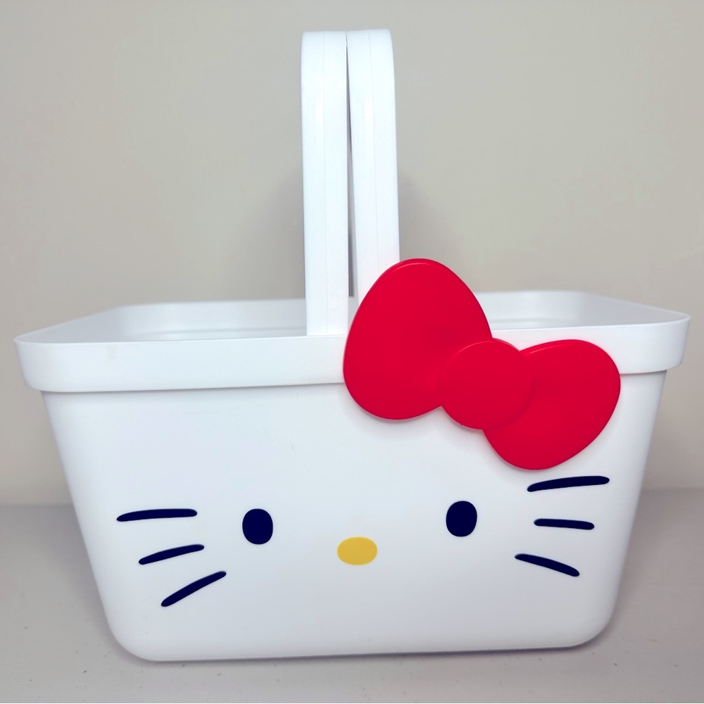 Hello Kitty Basket with Handles